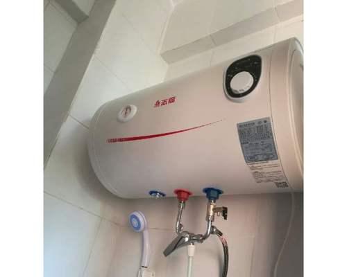 如何修理和清洁漏水的热水器（快速解决热水器漏水问题）